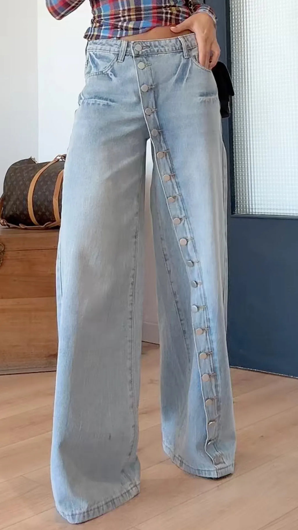 Front Button Wide Leg Jeans