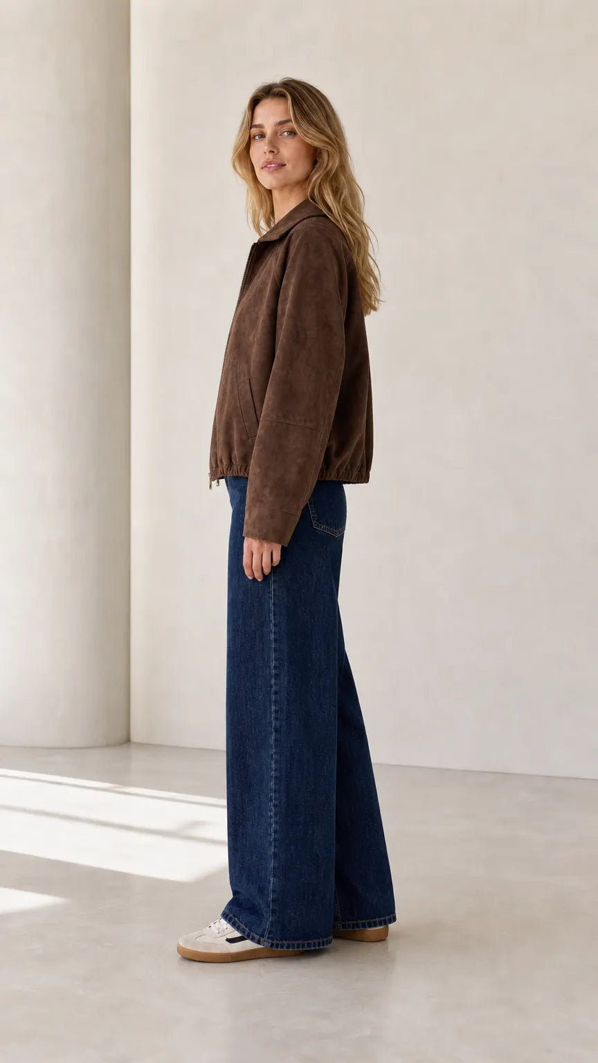 Women's Faux Suede Cropped Jacket - Zip-Up Collared Lightweight Jacket